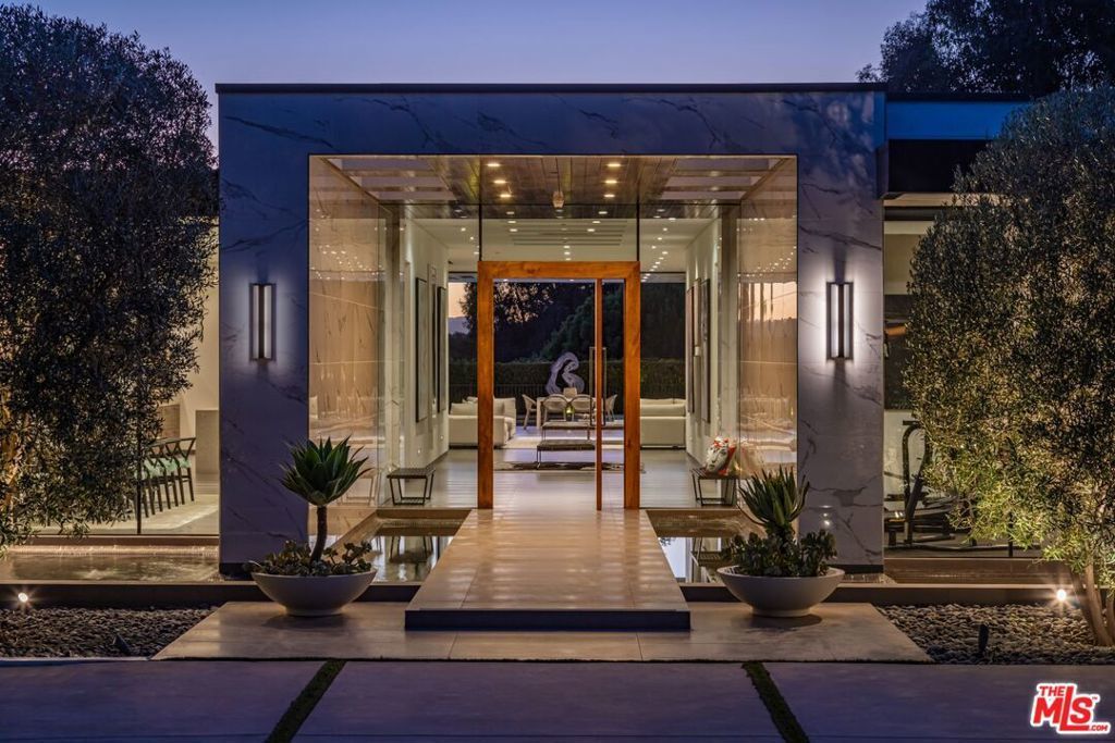 2002 Loma Vista Drive, Beverly Hills