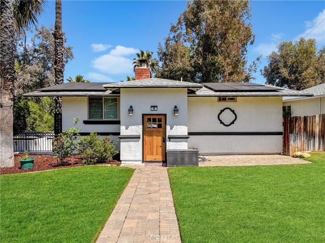 19 Sherril, Redlands