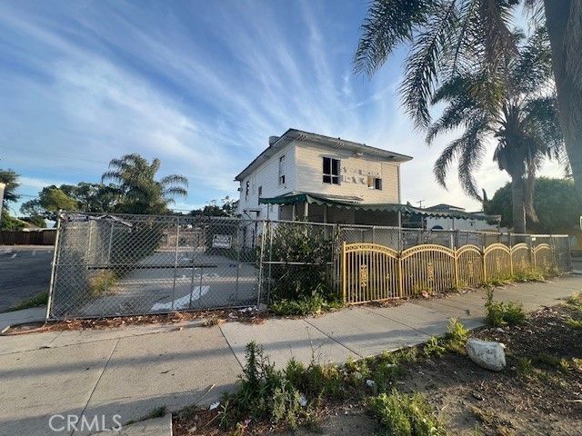 604 E Mission, Pomona