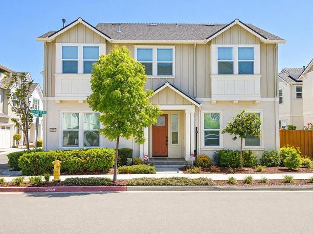 37532 Bay Crest Road, Newark