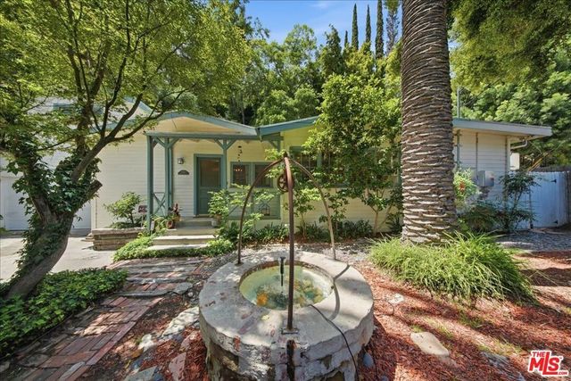 1551 N Beverly Glen Boulevard, Los Angeles