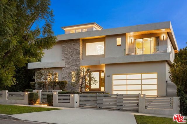 4005 Dixie Canyon Avenue, Sherman Oaks
