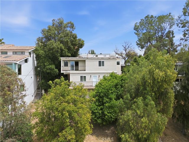 5211 Calatrana Drive, Woodland Hills