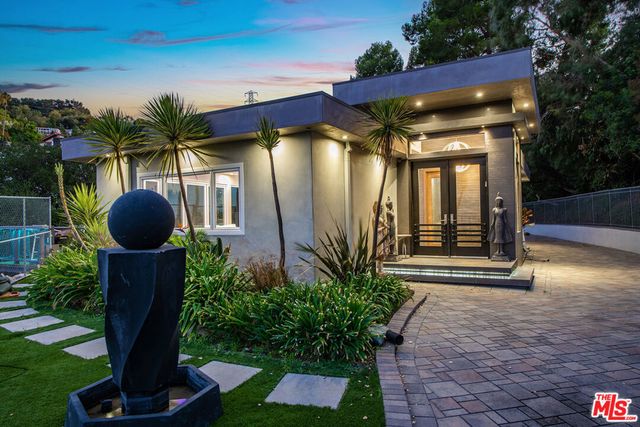 3430 Wrightwood Drive, Studio City
