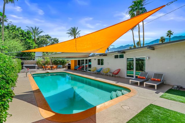 212 N Jill Circle, Palm Springs