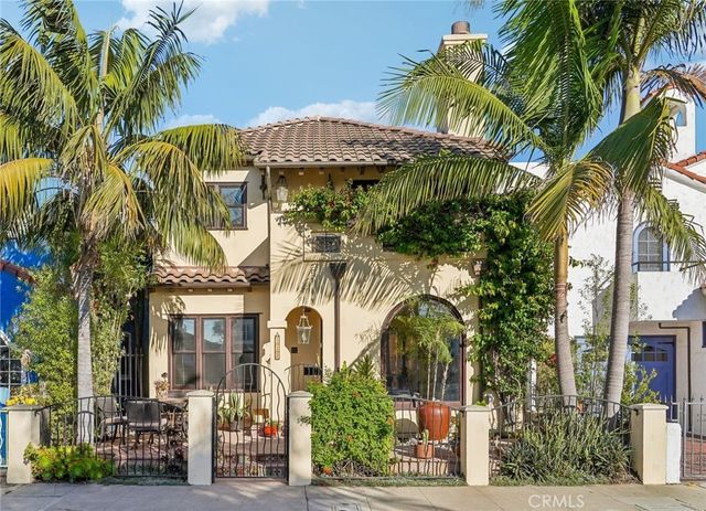 112 Santa Ana Avenue, Long Beach