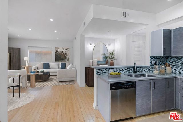 966 S St Andrews Place # 104, Los Angeles