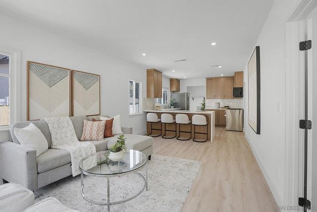 3296 Talbot, San Diego