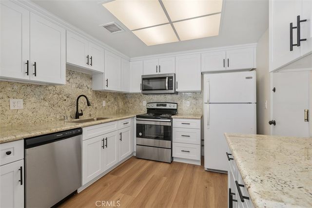 28518 Via Las Flores, Murrieta