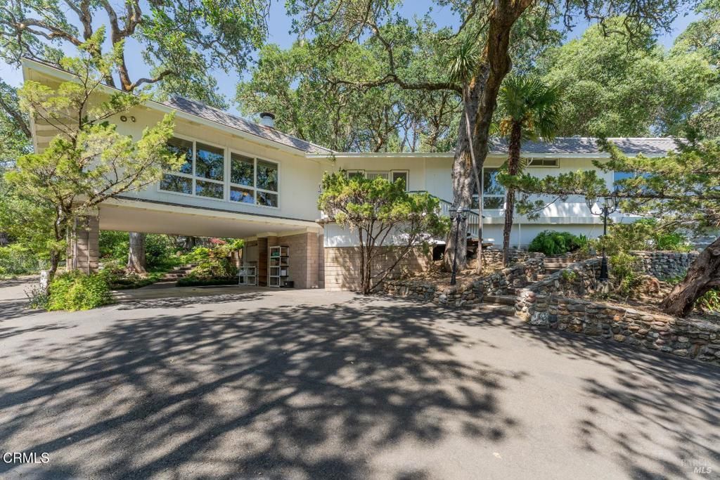 925 Knob Hill Road, Ukiah
