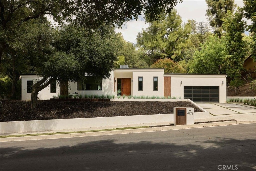 4472 Louise Avenue, Encino