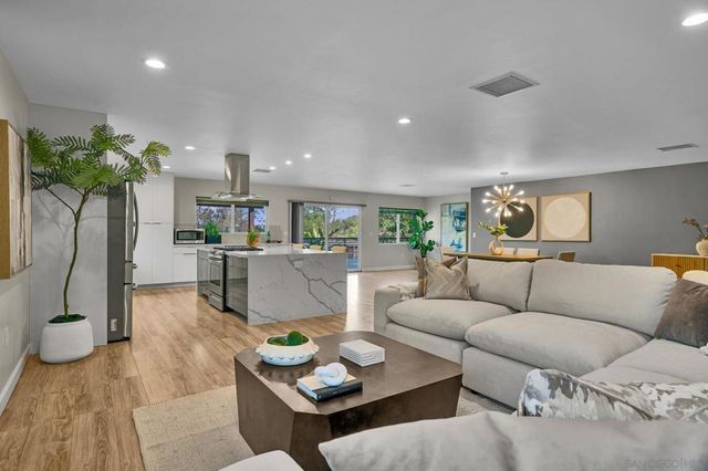 907 Seph Way, Escondido
