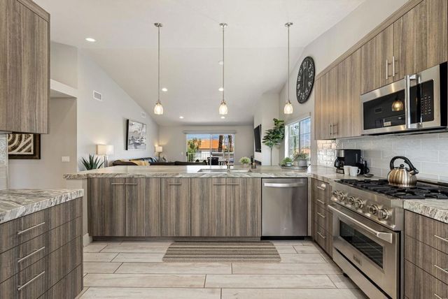 172 Torrey Pine Drive, Palm Desert