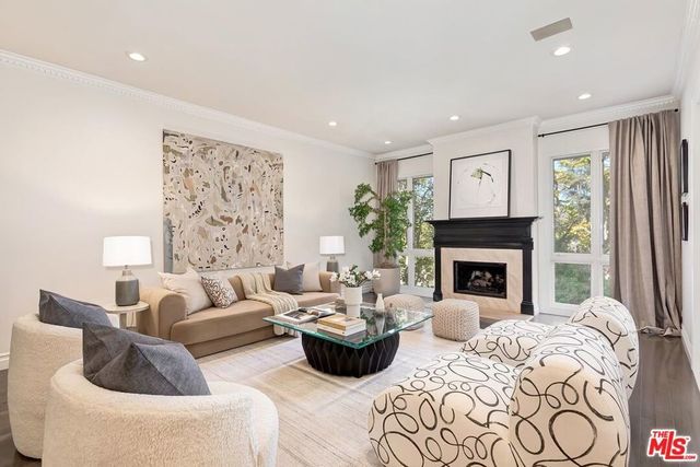 10112 Empyrean Way # 204, Los Angeles