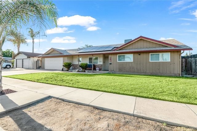 916 E Royal Ann, Tulare