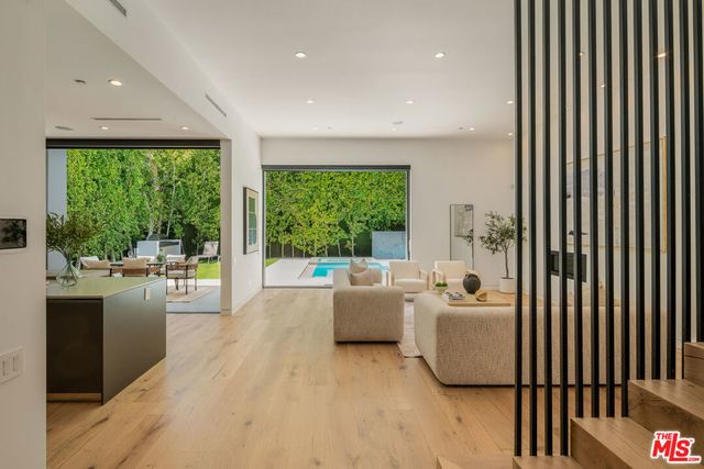637 N Crescent Heights Boulevard, Los Angeles
