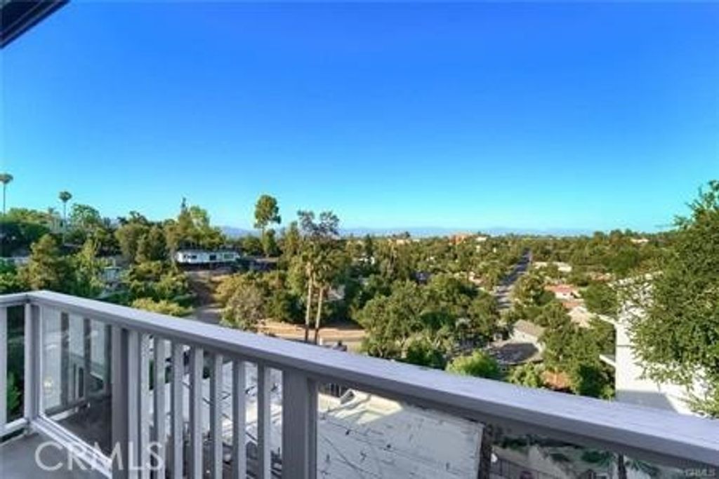 21651 Yucatan Avenue, Woodland Hills