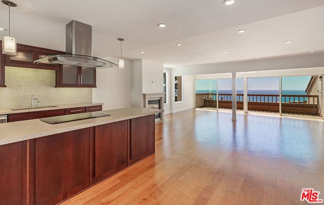 23914 De Ville Way # D, Malibu