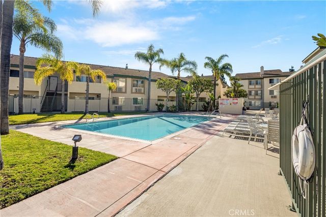 15000 Downey # 337, Paramount