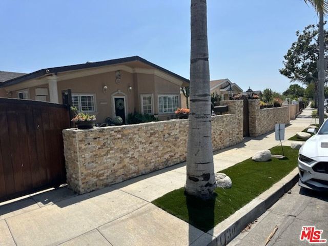 1130 E 66th Street, Inglewood