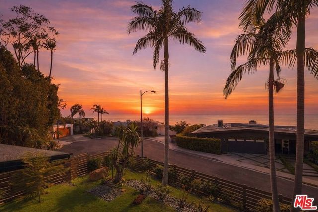 1341 Charmel Place, Pacific Palisades