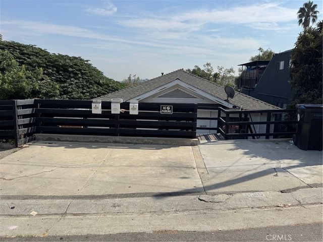 1566 Rollins, Los Angeles