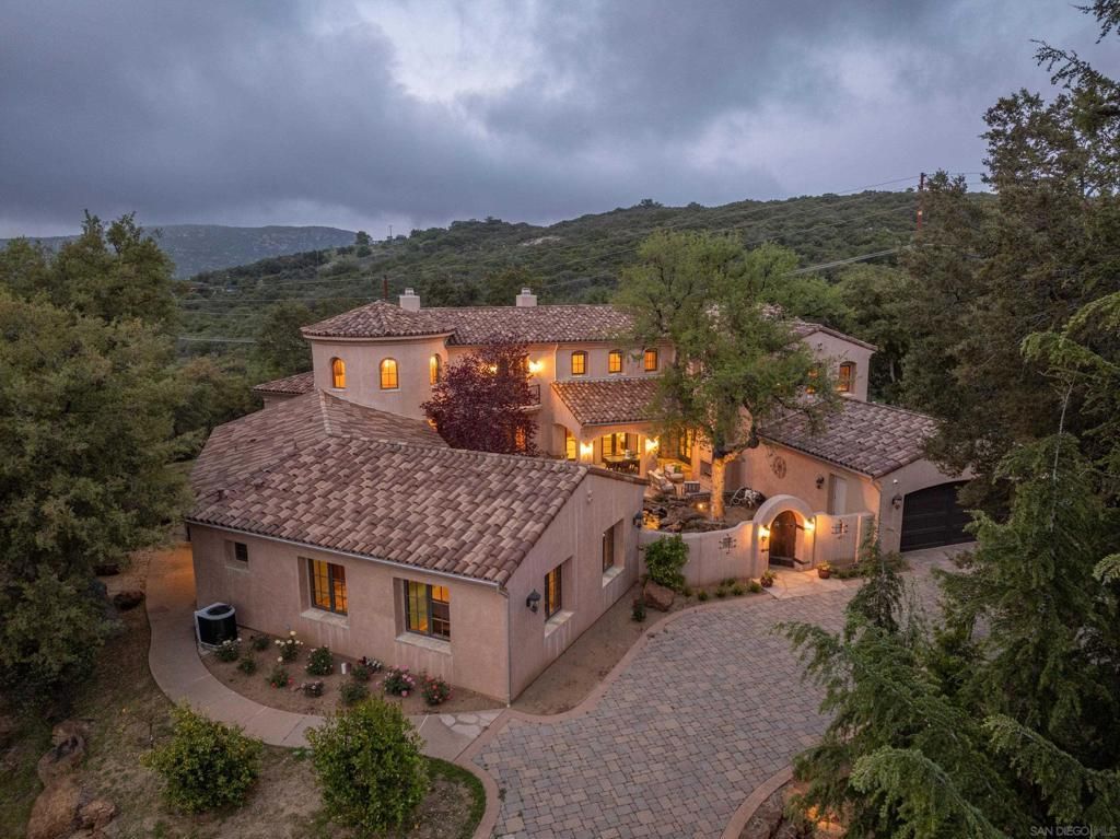 23835 Viejas Grade, Descanso