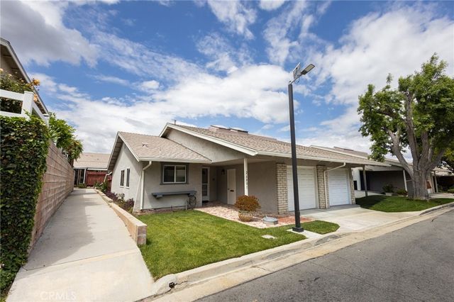 26801 Circle Of The Oaks, Newhall