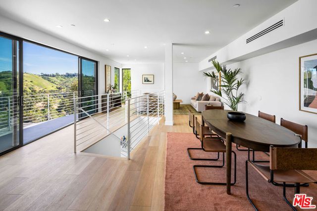 4683 Glenalbyn Drive, Los Angeles