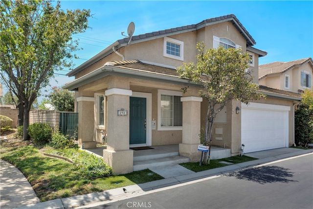 292 Edgemire Lane, Simi Valley