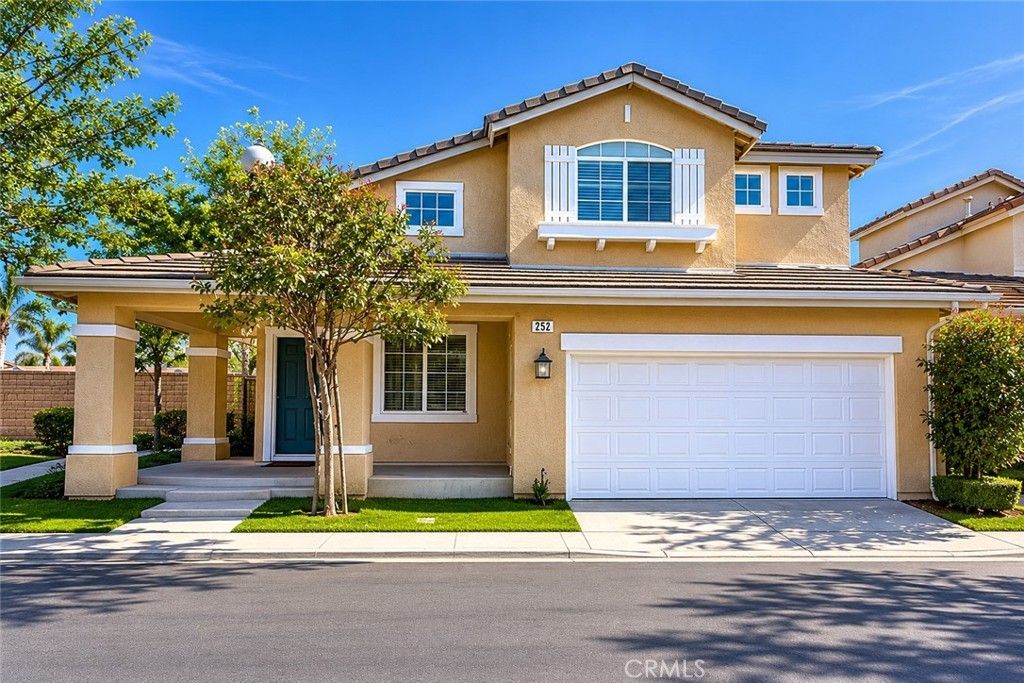 292 Edgemire Lane, Simi Valley