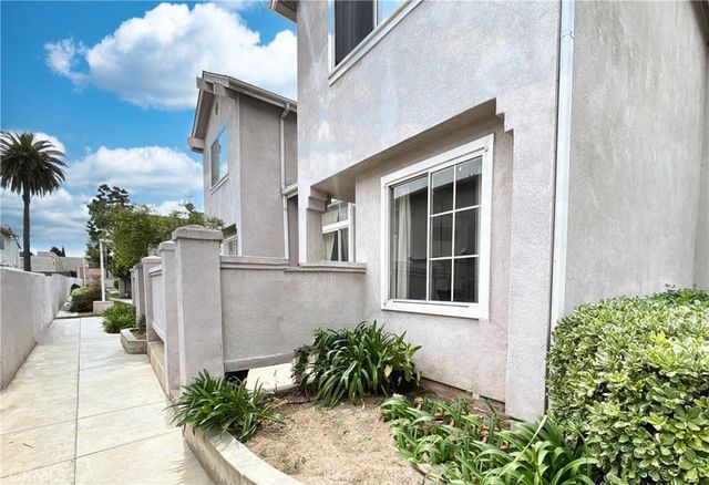 820 W Compton # 16, Compton