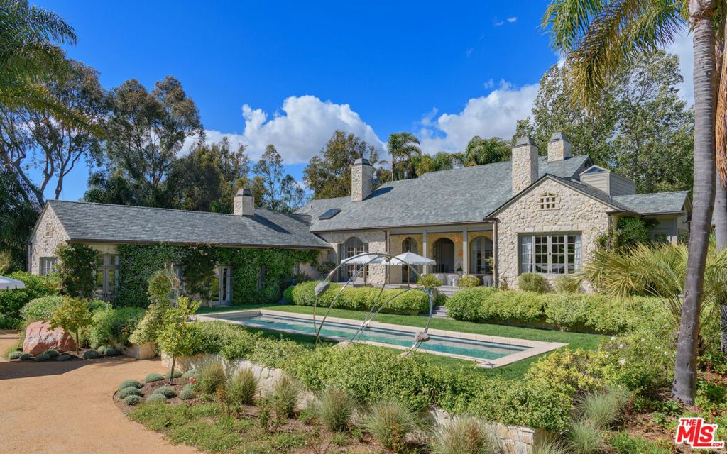 6625 Zumirez Drive, Malibu