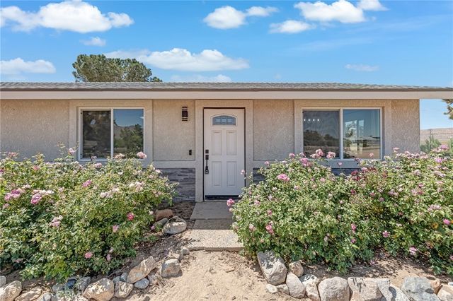 25811 Del Sol, Apple Valley