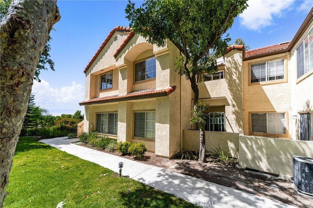 21256 Camelia, Lake Forest