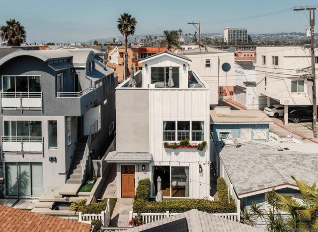 822 Seagirt Ct, San Diego