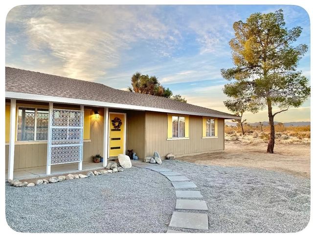 3893 Manchester Avenue, Yucca Valley