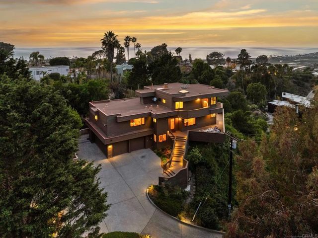 441 Holmwood Lane, Solana Beach