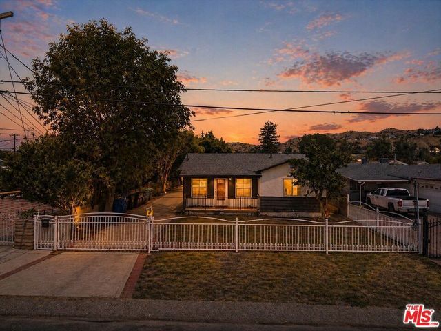 10341 Arminta Street, Sun Valley