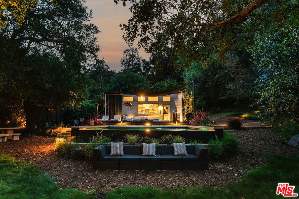 19809 Montau Drive, Topanga