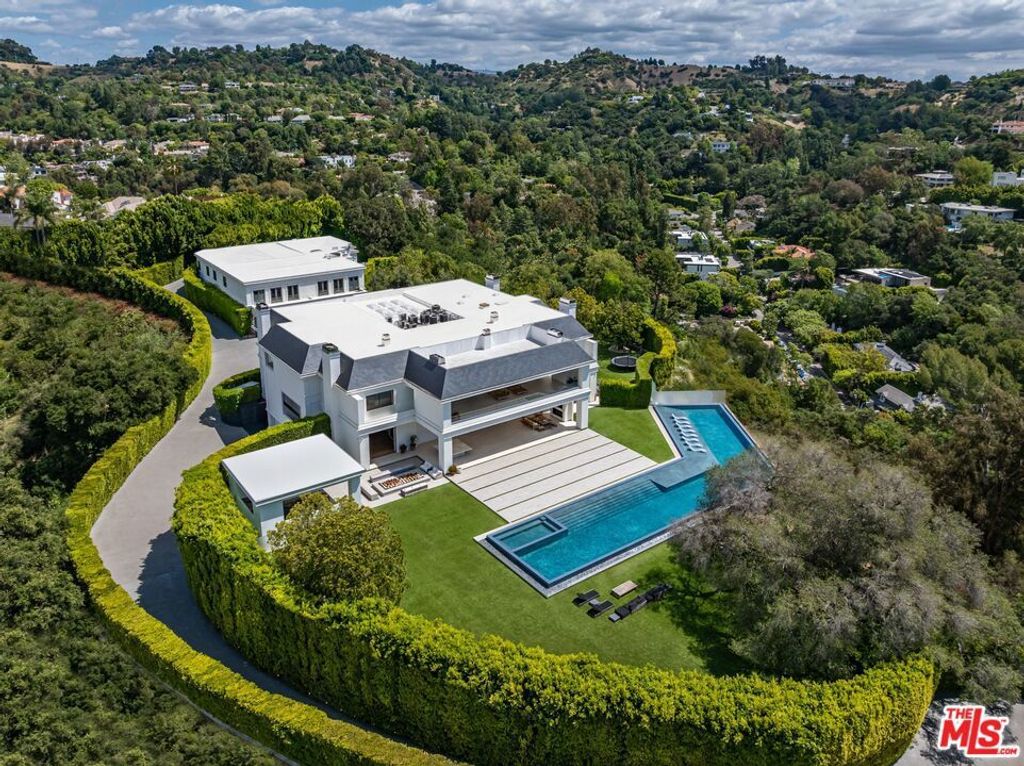 2571 Wallingford Drive, Beverly Hills