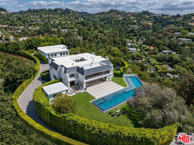 2571 Wallingford Drive, Beverly Hills