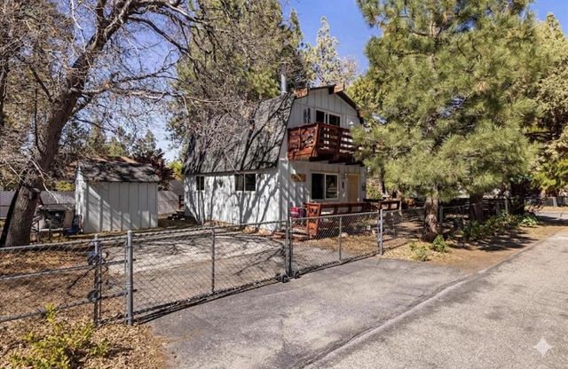 566 Santa Barbara Avenue, Sugarloaf