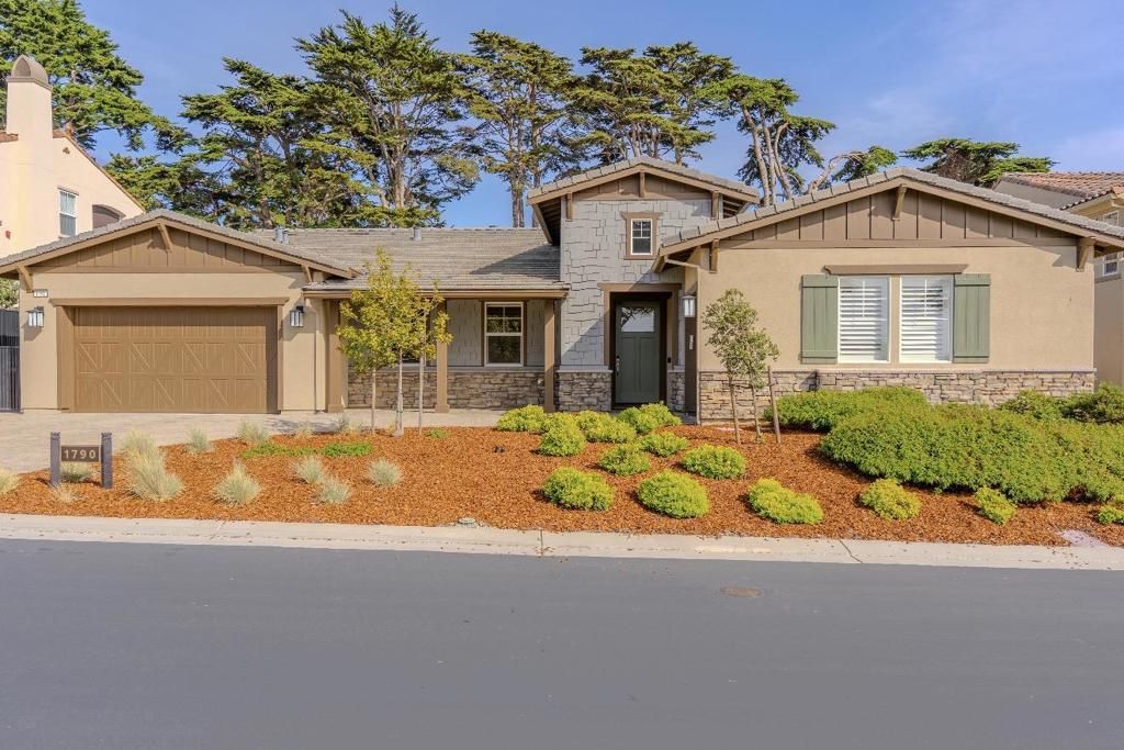 1790 Links Drive, Seaside