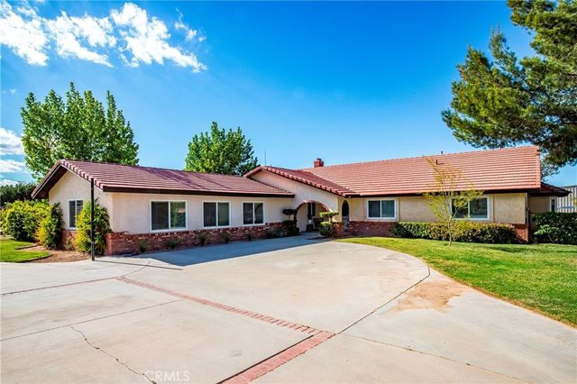 2257 West Avenue N8, Palmdale