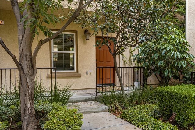 253 E Santa Fe Court, Placentia