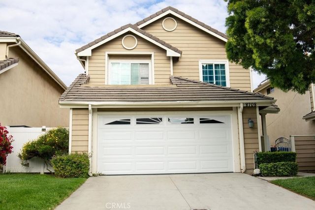 8708 Edmonton Place, Inglewood