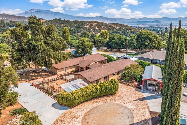 9312 Avenida Altura Bella, Cherry Valley