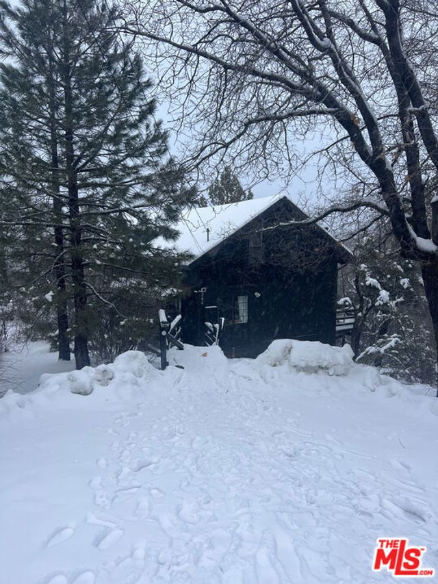 760 Villa Grove Avenue, Big Bear City