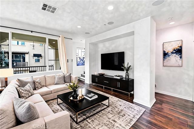 809 N Dalton # 104, Azusa